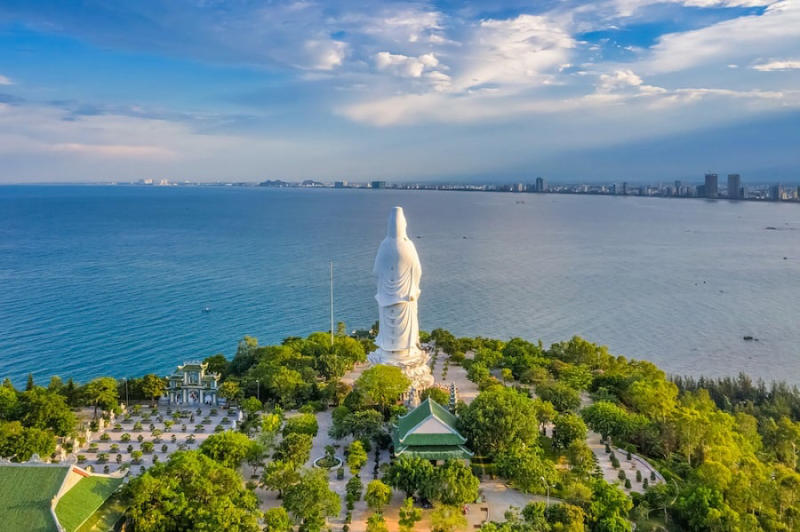 Linh Ung Pagoda: A well-known spiritual landmark located in Da Nang, Vietnam. Linh Ung Pagoda: A well-known spiritual landmark located in Da Nang, Vietnam.